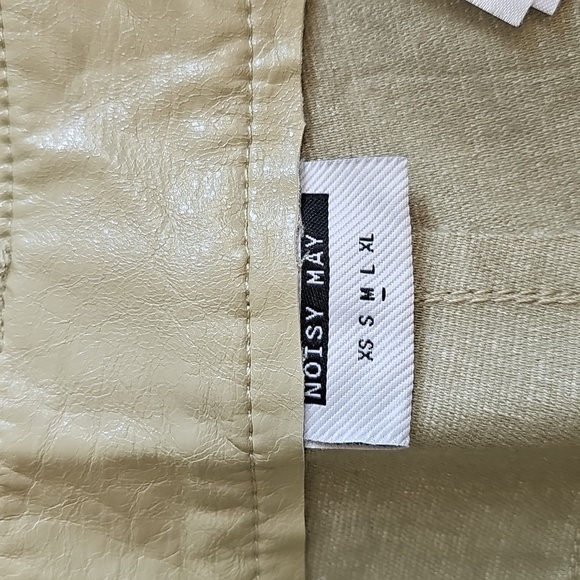 Noisy Mae Kane Faux Leather Light Sage Green Pants, Medium - Picture 9 of 16